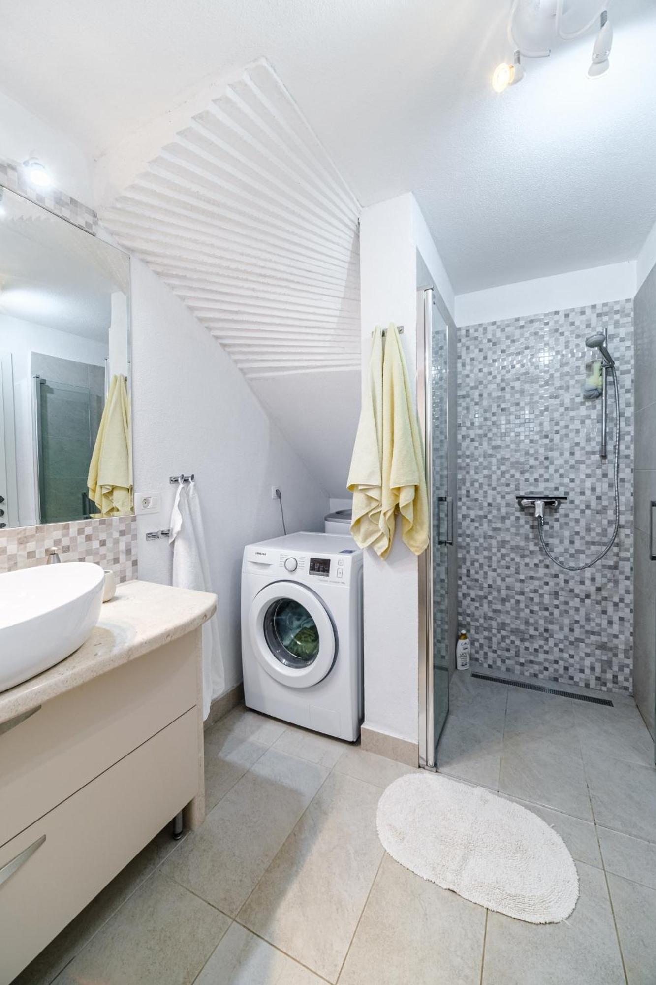 Holiday Home Kuca Sunca Сутиван Экстерьер фото