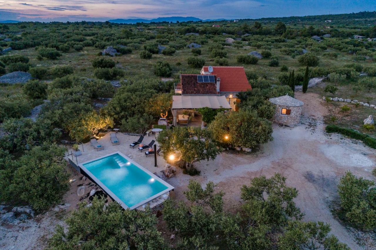 Holiday Home Kuca Sunca Сутиван Экстерьер фото