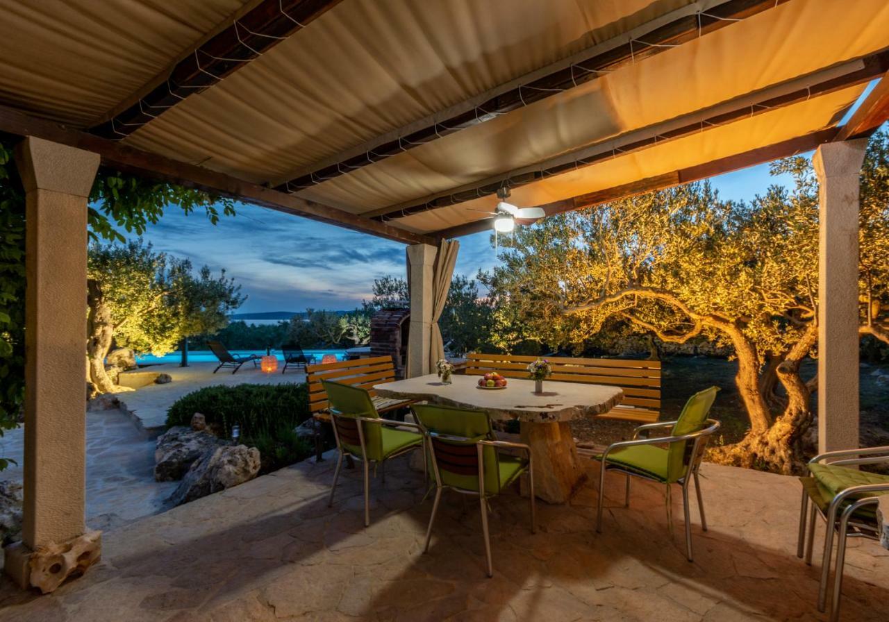Holiday Home Kuca Sunca Сутиван Экстерьер фото