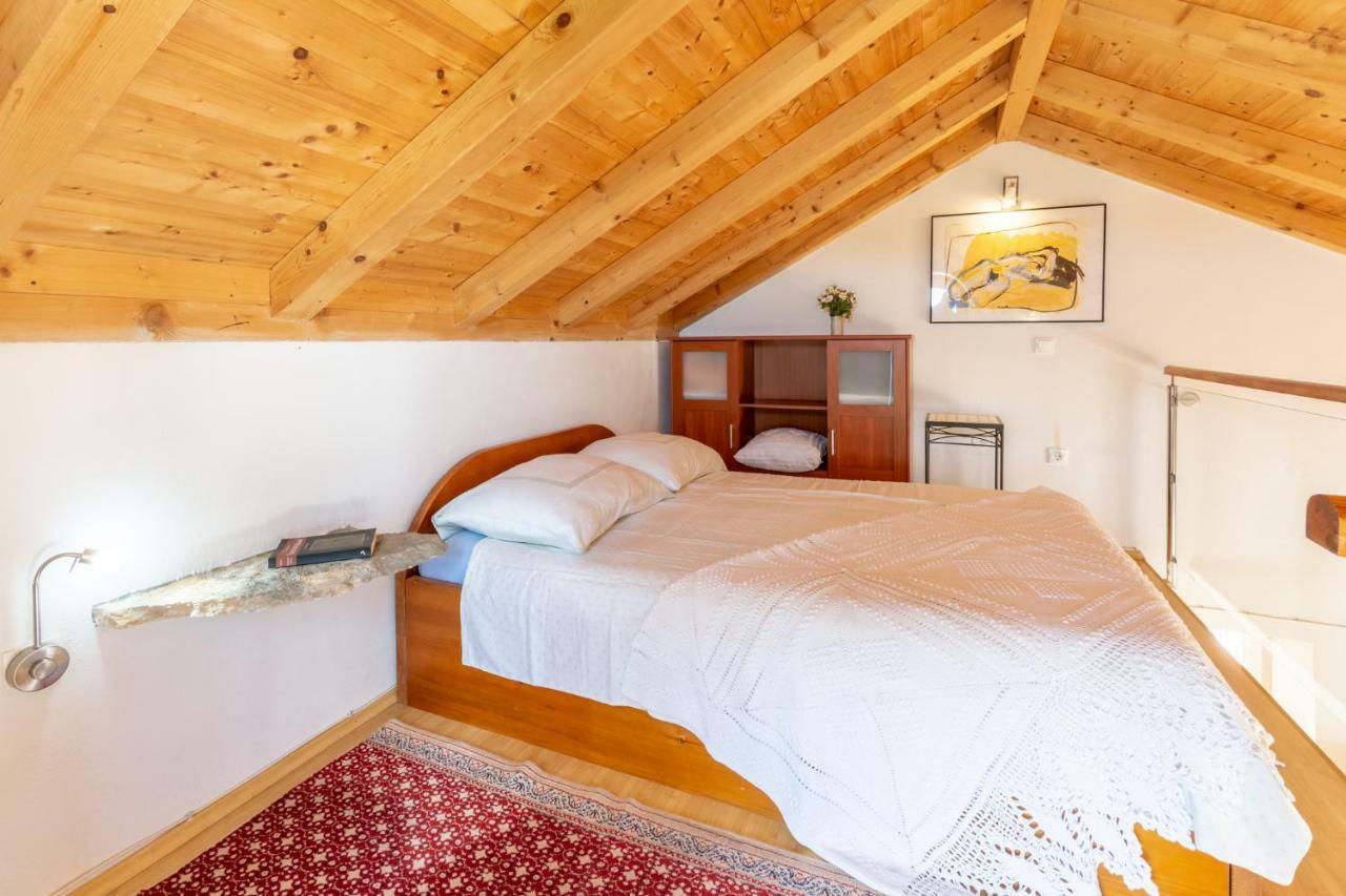 Holiday Home Kuca Sunca Сутиван Экстерьер фото