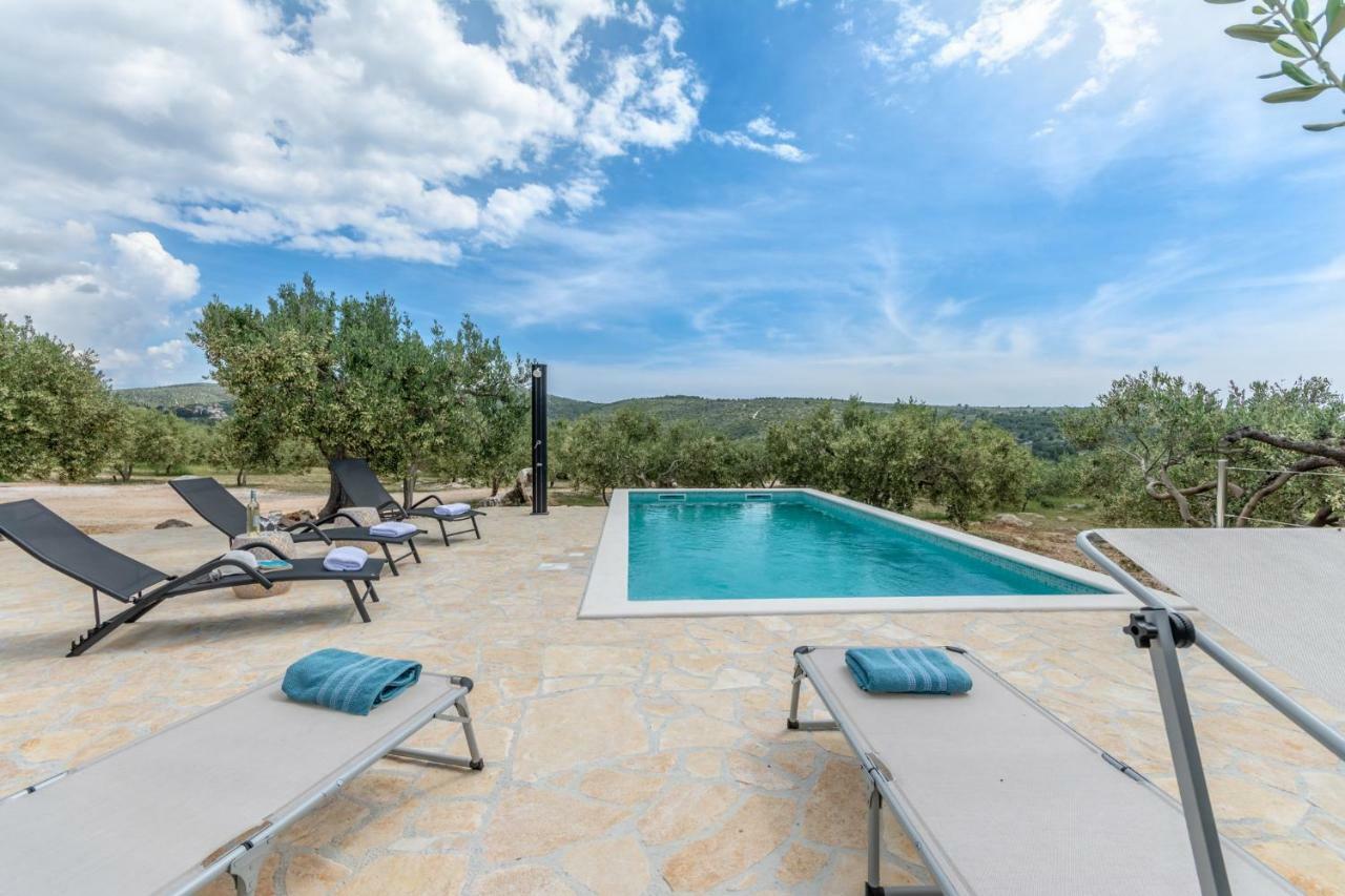 Holiday Home Kuca Sunca Сутиван Экстерьер фото